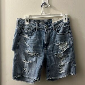 American Eagle Size 2 NWT Tomgirl Bermuda Shorts NWT